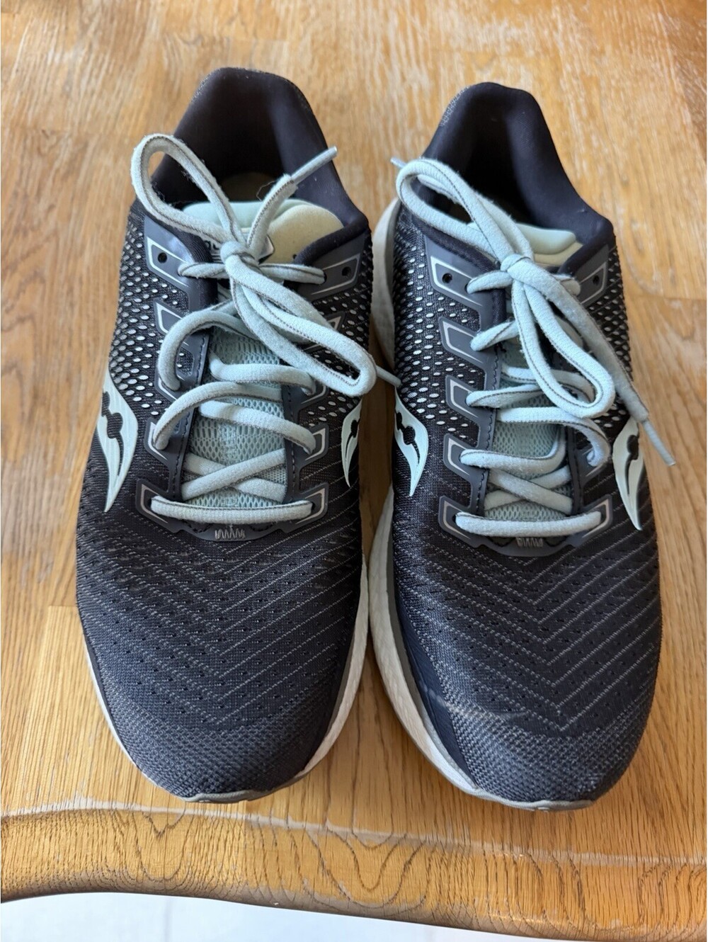 Saucony Triumph 18 Women’s Size 9 Charcoal Sky Running Shoes